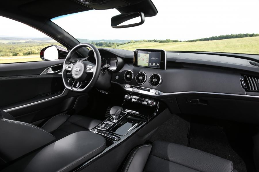 Торпедо Kia Stinger GT (CK) 2017 года  (WW) (фото 44 из 106)